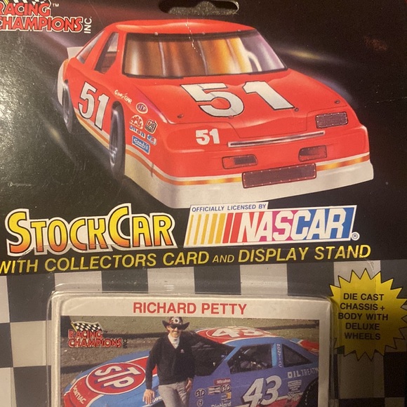 NEW, NRFB 1991 Richard Petty Mini Die Cast Car, Collector Card & Display Stand - Picture 3 of 5